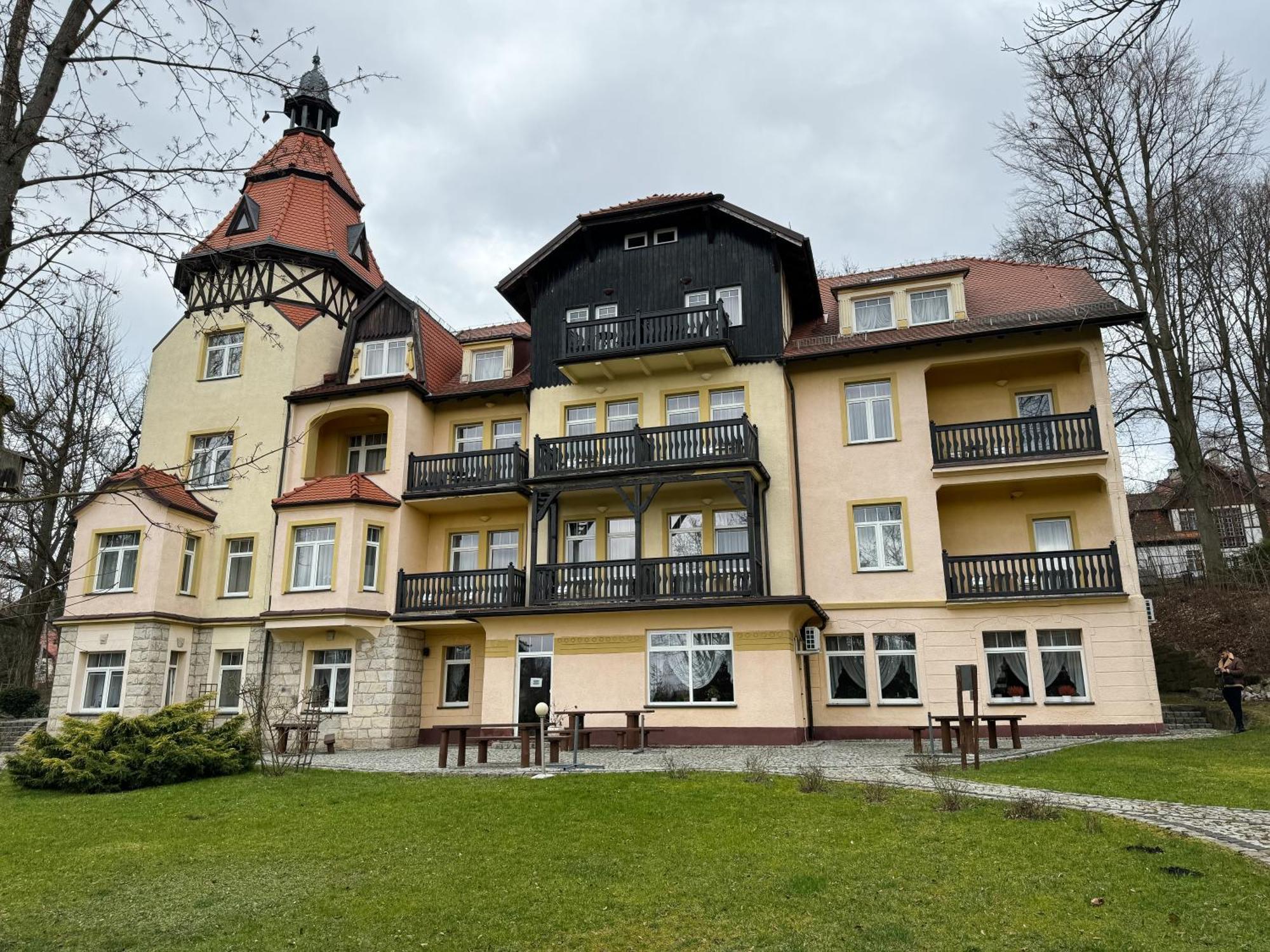 Villa Carmen Kudowa-Zdroj Bagian luar foto
