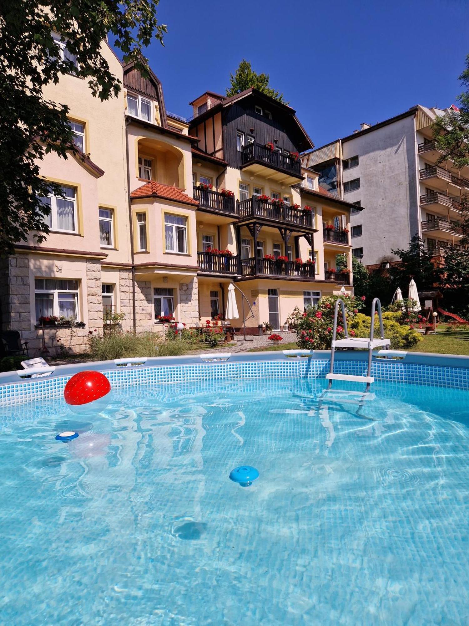 Villa Carmen Kudowa-Zdroj Bagian luar foto