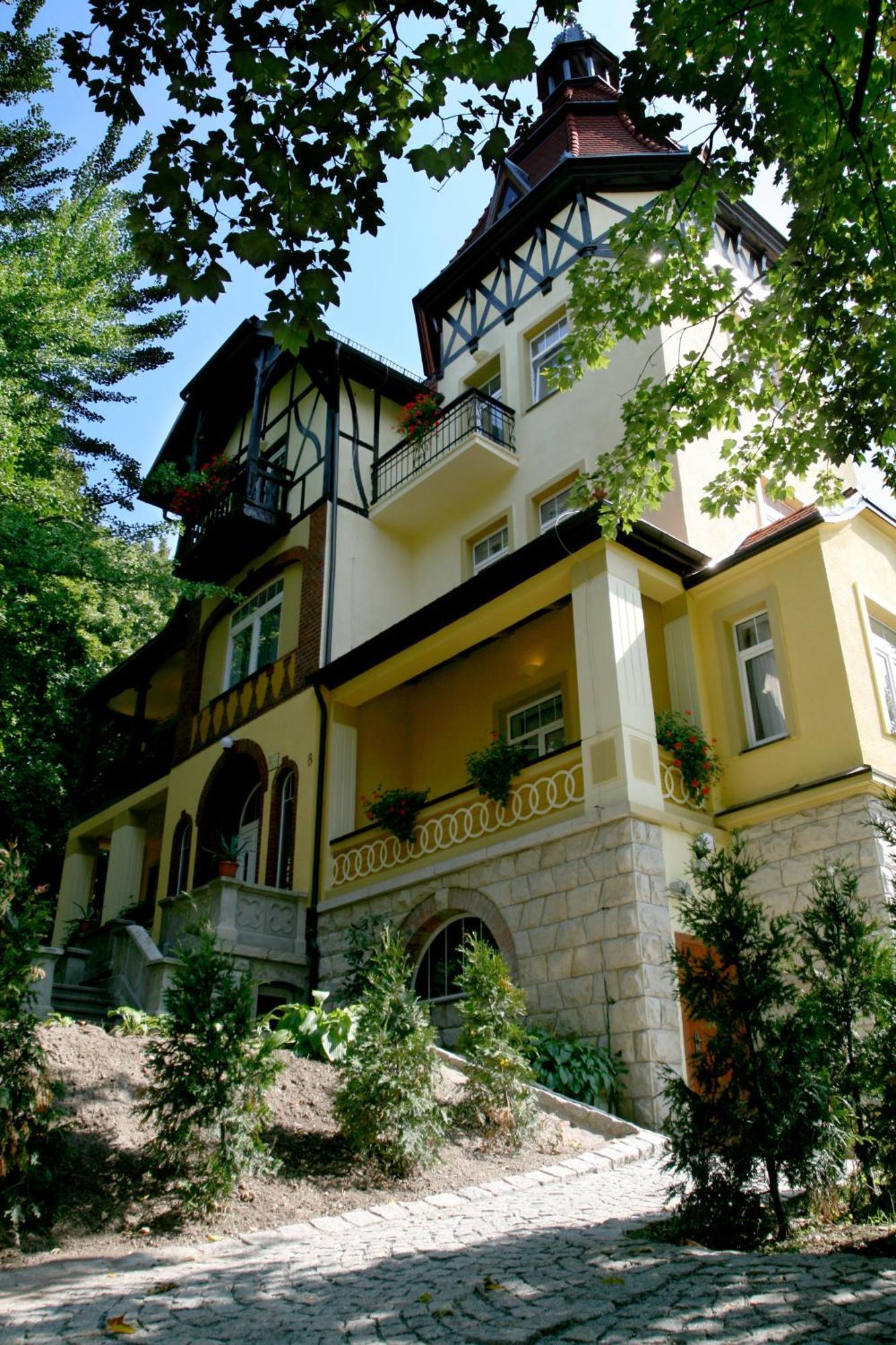 Villa Carmen Kudowa-Zdroj Bagian luar foto